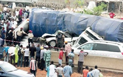 В Нигерии автобус столкнулся с грузовиком: погибли 22 ребенка