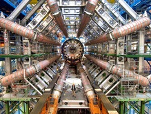 Европейские ученые провели пробные запуски Большого адронного коллайдера