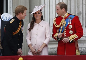 Фотогалерея: Как одевалась Кейт. Лучшие образы беременной герцогини