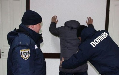 У Чернігівській області затримано банду, яка обікрала десятки особняків