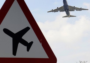 В амстердамском аэропорту из-за мужчины, заявивившего о бомбе, задержаны более 30 рейсов