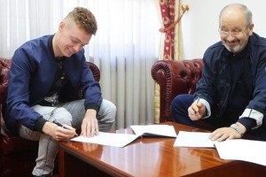 Динамо продовжило контракт з Циганковим