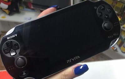 Sony припиняє випуск приставок Vita