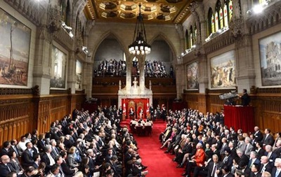 Парламент Канади прагне перепрошень Папи Римського