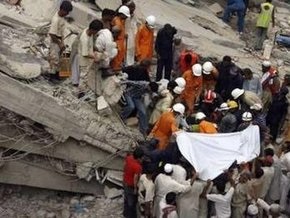 В Пакистане рухнувший дом погубил жизни 21 человека