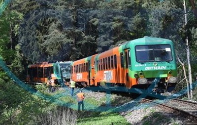В Чехии столкнулись два пассажирских поезда, есть пострадавшие