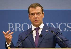 Медведев: России и США не нужно учить друг друга жить