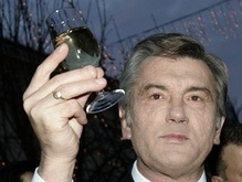 Ющенко поздравил Медведева с победой