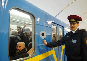 В Киеве задержали женщину, ложно сообщившую о взрывчатке на станции метро Вокзальная