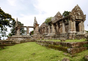 Суд ООН обязал Таиланд и Камбоджу вывести войска с территории древнего храма кхмеров
