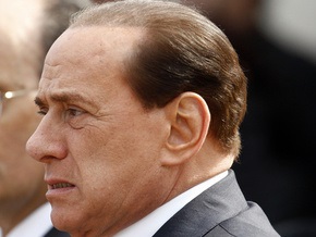 Берлускони заплакал во время похорон жертв землетрясения