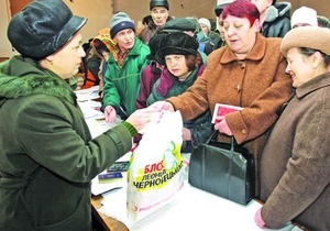 Черновецкий перестал раздавать киевским пенсионерам гречку