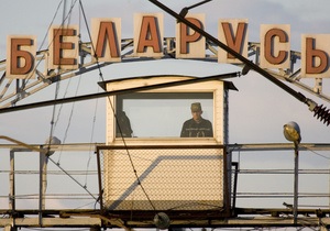 На границе с Беларусью задержали двух мужчин, пытавшихся вывезти из Украины $2,4 млн