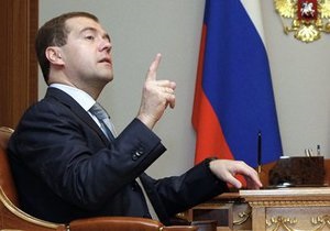 Медведев о Беларуси: Я надеюсь, что они будут осмотрительнее