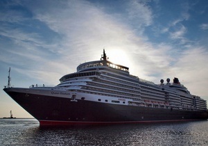 Одесский порт посетил гигантский круизный лайнер