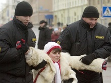 В центре Минска началась потасовка оппозиции и спецназа (обновлено)