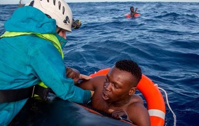 Италия не намерена пускать в свои порты суда с беженцами