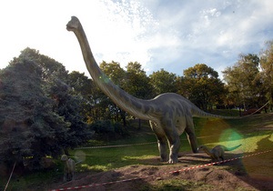 Палеонтологи объяснили, для чего динозаврам была нужна длинная шея