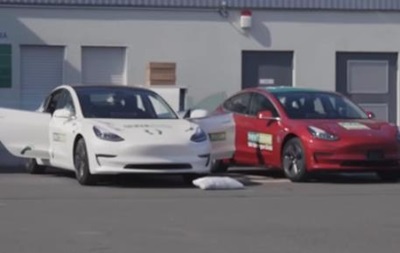 Tesla Model 3 встановила два рекорди
