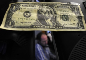 Гривна на межбанке упала к доллару до минимума с января 2010 года