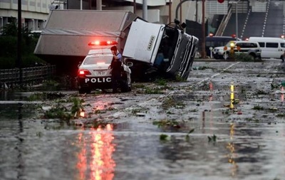 Жертвами тайфуна в Японии стали десять человек