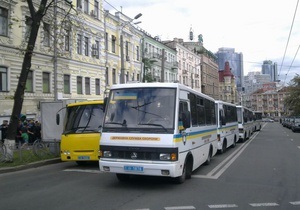 Полсотни автобусов со спецназом заполнили близлежащие к Майдану улицы