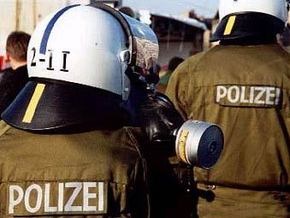 В Германии вооруженный преступник напал на школу
