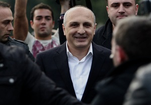 Экс-премьера Грузии взяли под стражу после допроса