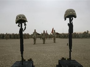 Британец вытатуировал на теле имена 223 погибших в Афганистане солдат