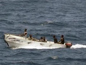Сомалийские пираты пытались захватить еще два греческих судна