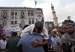 Каир: убиты более 100 участников акции в поддержку Мурси