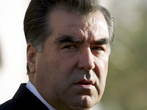 СМИ: Президент Таджикистана отменил визит в Москву из-за заявлений Медведева