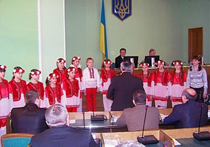 Херсонский губернатор обеспокоен тем, что депутаты не поют Гимн Украины