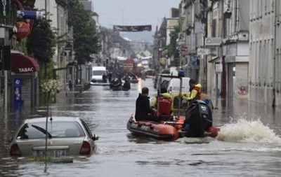 Жертвами наводнения во Франции стали 13 человек
