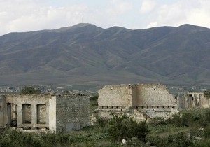 Азербайджан просит Украину помочь вывести армянские войска из Карабаха