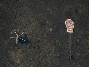 Капсула с космонавтами МКС успешно достигла Земли