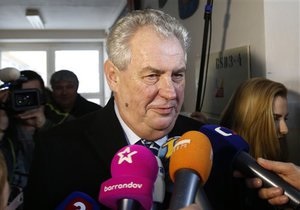Президент Чехии считает, что правительство Нечаса должно уйти в отставку после скандала с обысками и арестами