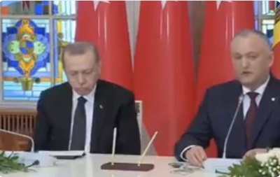Ердоган заснув під час промови президента Молдови