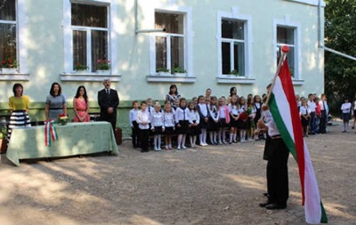 Угорщина дасть грошей закарпатським вчителям