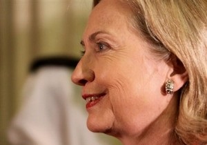 Клинтон начинает новое турне по Ближнему Востоку