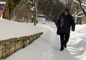 Непогода в Украине - Во Львове за сутки выпало около 30 см снега