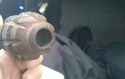 В Черкассах малолетний ребенок гулял по улице с гранатой
