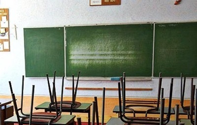 У Дніпропетровській області учні 38 шкіл залишаються на канікулах