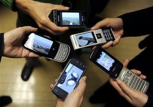 Каждый десятый взрослый украинец не пользуется мобильной связью - опрос