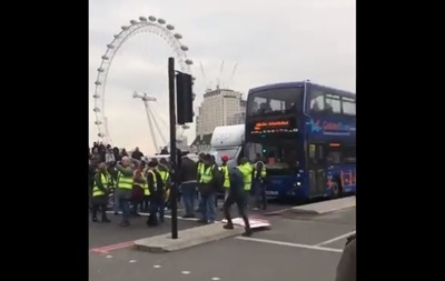 В Лондоне сторонники Brexit заблокировали Вестминстерский мост