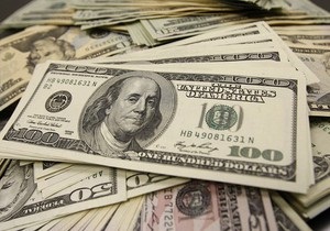 Ъ: Украинцы купили рекордное количество наличной валюты