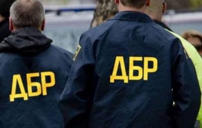 В Кременчуге четверо полицейских ограбили прохожего