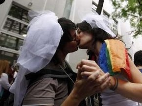 Нью-Йорк отказался узаконить однополые браки