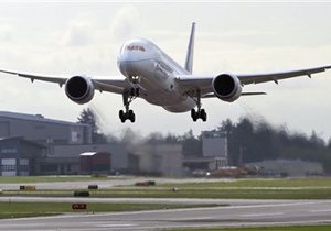 В США во время испытаний Boeing-787 Dreamliner совершил аварийную посадку