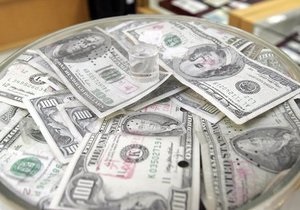Курс доллара на межбанке замер
